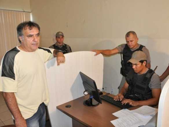 José Bestene prestou depoimento no Núcleo de Policiamento Antiassalto, na Estação Experimental (Fotos: Agência ContilNet)