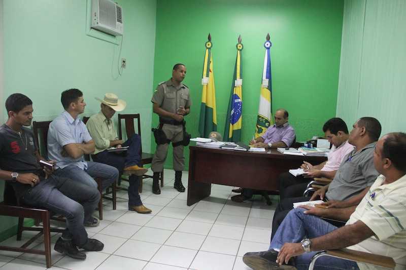 Capitão Rômulo, comdante do 10º Comando da PM loclaizado em Brasiléia, foi convidado para falar sobre a eventual mudança - Foto: Alexandre Lima 