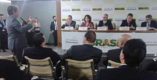 O governador Tião Viana participou nesta quarta-feira, 6, em Brasília, com outros governadores, da reunião que a ministra do Planejamento, Miriam Belchior (Foto: Romerito Aquino)