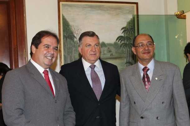 O governador Tião Viana recebeu no Palácio Rio Branco o ministro do Tribunal Superior do Trabalho (TST), João Orestes Dalazen (Foto: Gleilson Miranda/Secom)