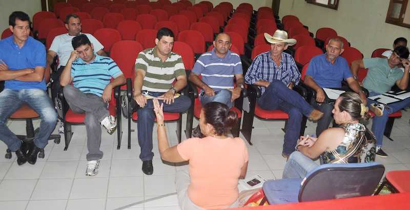 Todos os prefeitos da regional do Alto Acre e assessores participaram da reunião - Foto: Assessoria