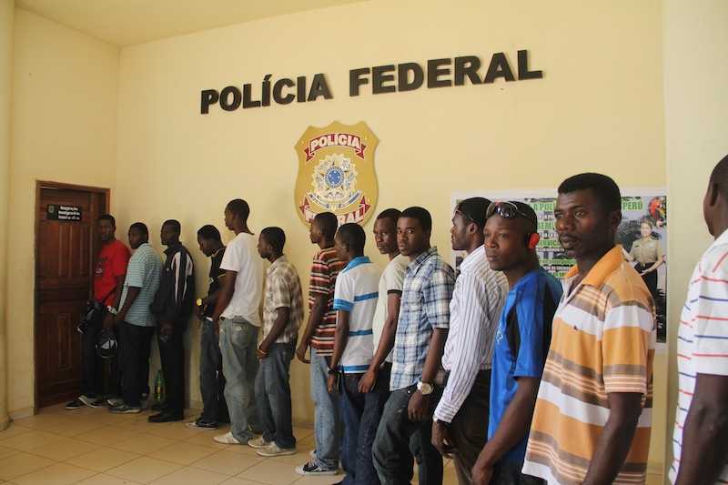     Por dia, entram no Brasil pela cidade de Brasileia, no Acre, cerca de  100 haitianos por dia /Foto: Alexandre Limal