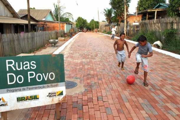 As obras do programa Ruas do Povo serão retomadas nesta terça-feira (Foto: Sérgio Vale/Secom)