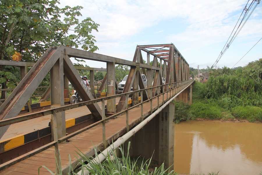 Ponte que liga Brasiléia à Epitaciolândia volta a ser foco de problemas
