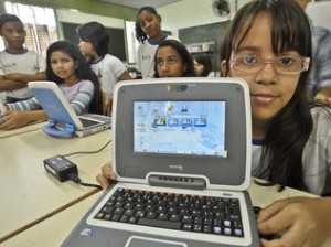  Agência Brasil Em escola de Brasília, laptops estão guardados por falta de infraestrutura