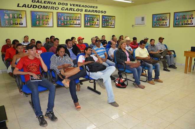 Plenária da Câmara ficou lotada durante o reinicio dos trabalhos dos vereadores de Brasiléia - Foto: Assessoria