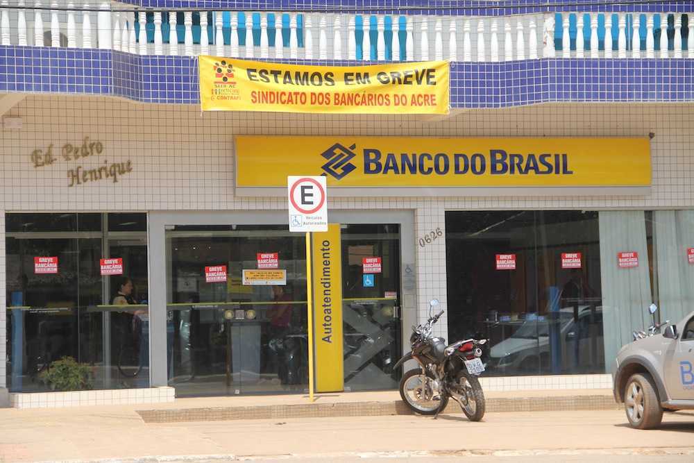Agência do Banco do Brasil também está em greve. Somente os serviços essenciais estão em operação - Foto: Alexandre Lima