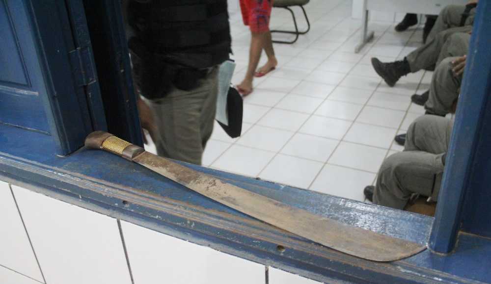 Arma usada para matar o jovem no Bairro Leonardo Barbosa - Foto: Alexandre Lima