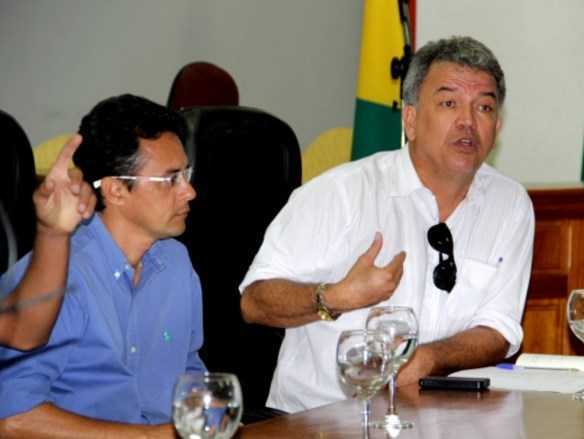 Senador Sérgio Petecão durante visita à Câmara de Feijó Foto: Assessoria