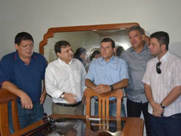 Flaviano Melo, Marcio Bittar, Petecão e Gladson Cameli se solidariam com o prefeito James Gomes