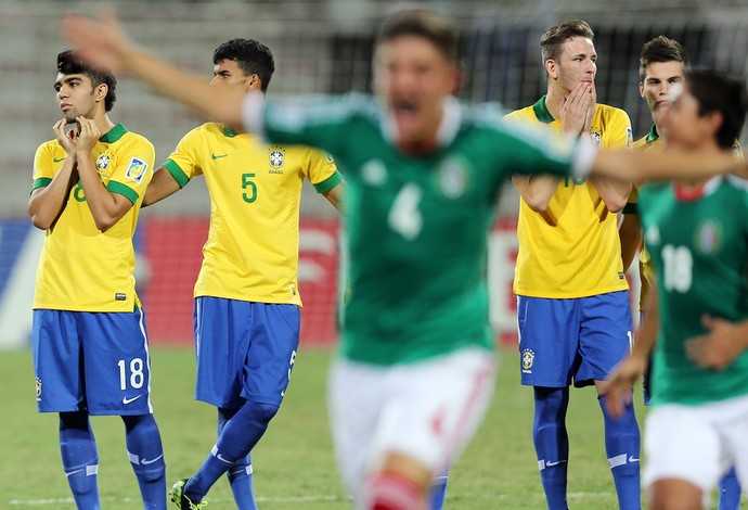 México elimina o Brasil após disputa de pênaltis (Foto: AFP)