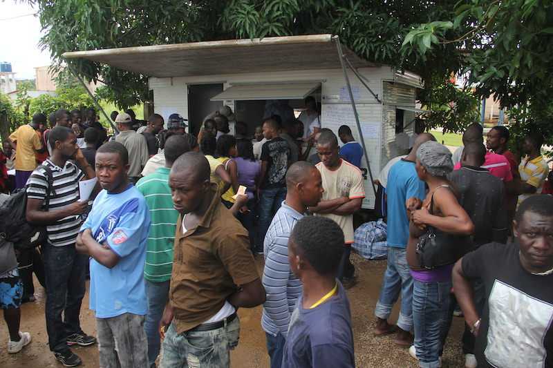 Cerca de 1200 haitianos estão num abrigo para 300. Situação preocupa autoridades - Foto: Alexandre Lima