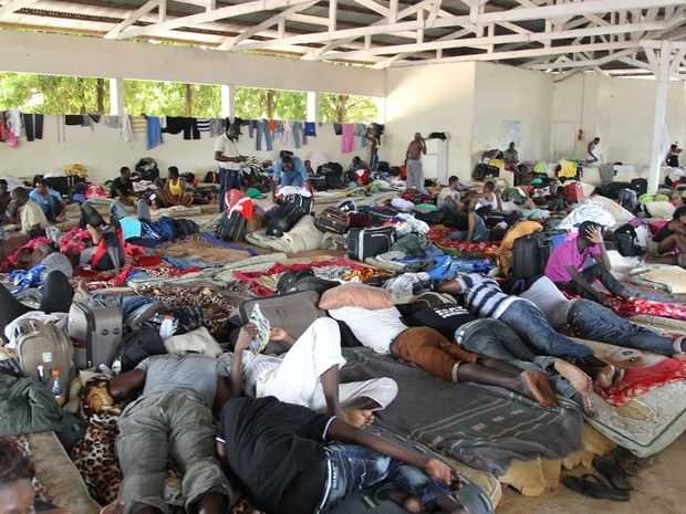 Haitianos em abrigo na cidade de Brasiléia (AC) (Foto: Luciano Pontes/ Secom Acre)
