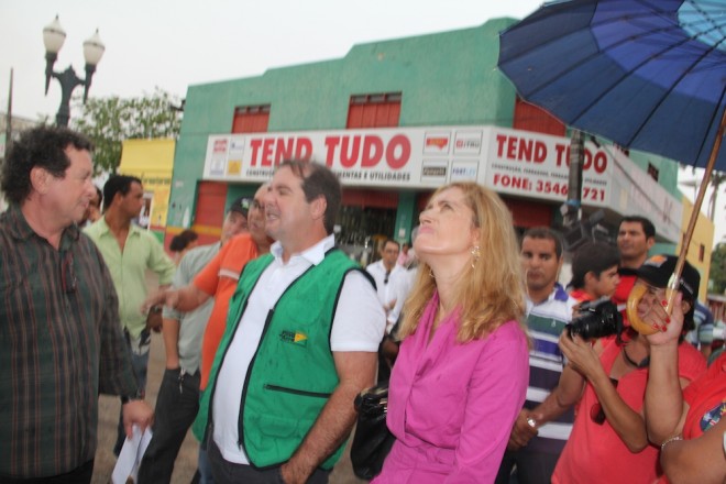 Wolvemar (esquerda) vai receber do governo do Acre cerca de R$ 18 mil mensais.