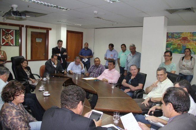 Joaquim Lira participou da mesa junto aos empresários da Capital e deputados na ALEAC - Foto: Alexandre Lima