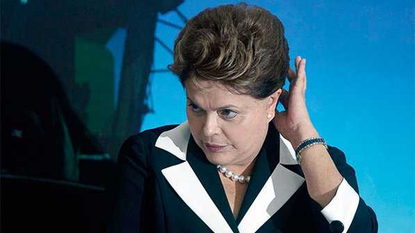  A queda de popularidade de Dilma nas pesquisas tira o PT do prumo (Roberto Castro) 