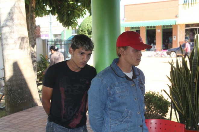 Os irmão Renê Abreu da Silva (21) e seu irmão, Ronaldo Abreu da Silva (20), foram até a casa do desafeto que ainda está desaparecido
