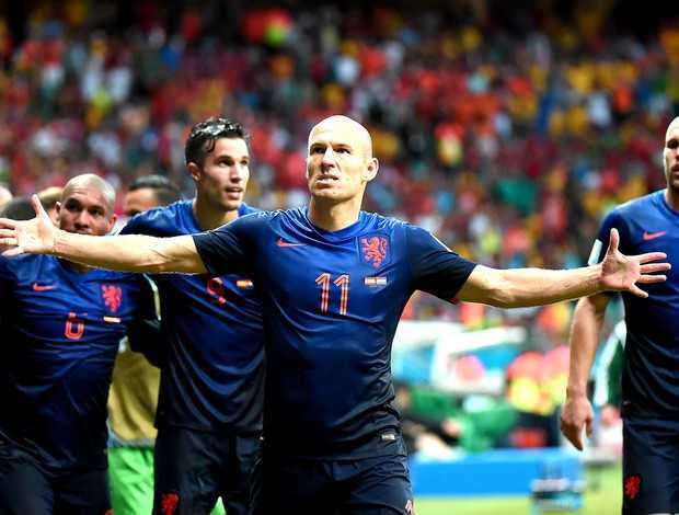 Histórico: Robben ajuda Holanda a humilhar Espanha em Salvador (Foto: AFP)