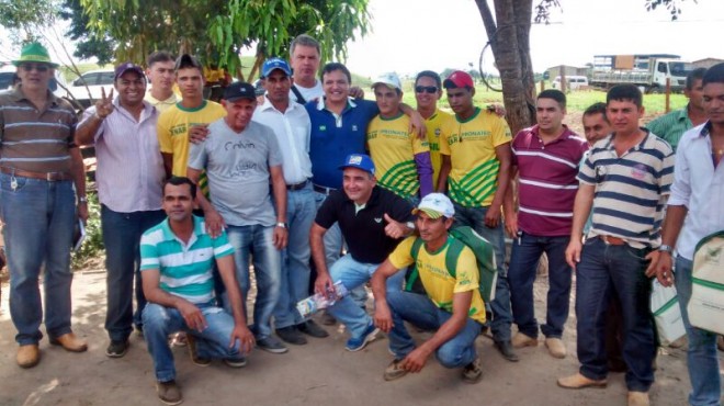 Marcio Bittar com lideranças e agricultores do Alto Acre/Foto: Ascom PSDB