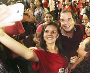 Tião Viana começou a usar "selfies" na campanha para governo/Foto: Assessoria