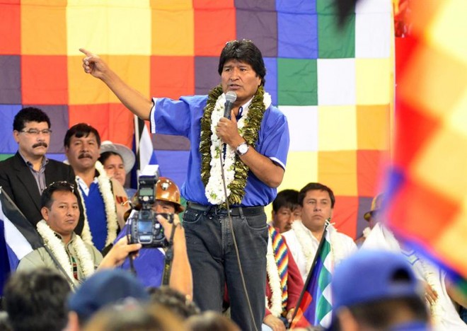 Morales, eleito pela primeira vez em 2005, é o primeiro presidente indígena boliviano, povo que representa cerca de 60% da população do país
