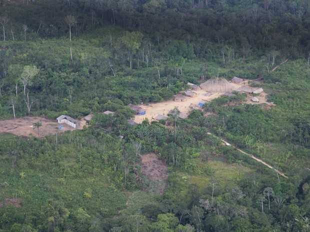Visão aérea da comunidade Sikamabiu, reserva Yanomami (Foto: Inaê Brandão/G1 RR)