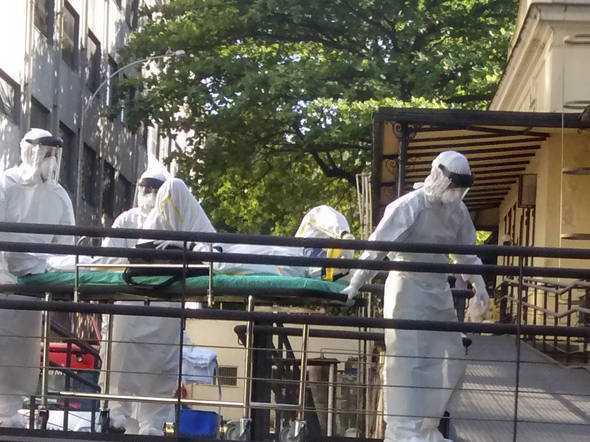  Homem com suspeita de Ebola chega ao Instituto Nacional de Infectologia Evandro Chagas, no Rio de Janeiro 