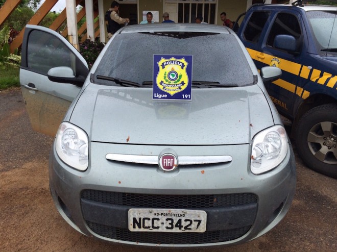 Carro furtado em RO foi entregue na delegacia de Xapuri