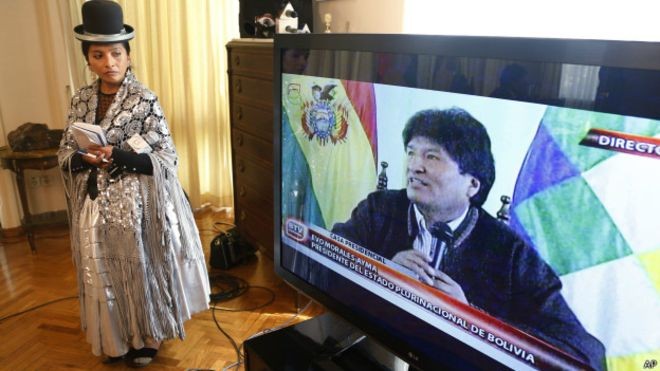  Queda nos preços internacionais do gás e do petróleo têm impacto na economia boliviana - BBC