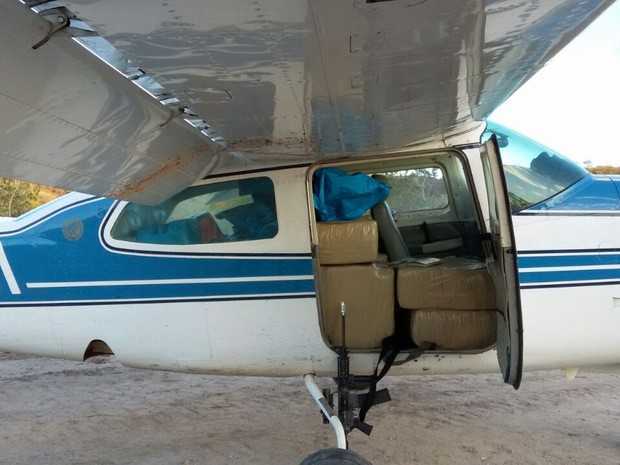 Avião foi apreendido pela Polícia Federal na zona rural do município de Pedra Branca (Foto: Polícia Federal/Divulgação)