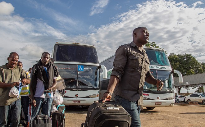 Na sexta-feira, Acre encerra as 22 viagens de ônibus com imigrantes custeadas pelo Ministério da Justiça