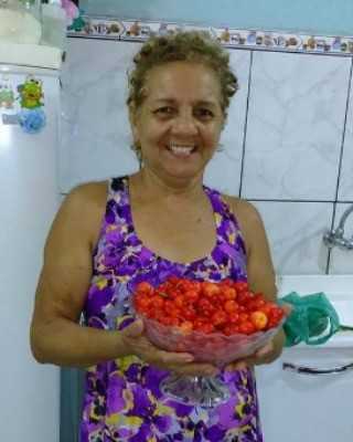 Francisca Oliveira morreu após receber ligação dizendo que uma das filhas havia sido sequestrada (Foto: Arquivo Pessoal)