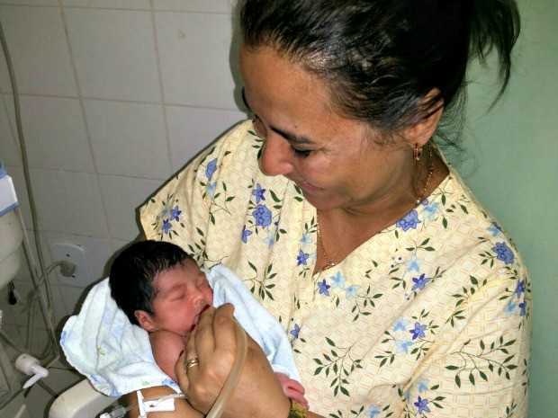 Risoneide conta que se apaixonou pela criança ao atendê-la no Hospital de Brasileia, no interior do Acre (Foto: Risoneide Nunes/Arquivo Pessoal)