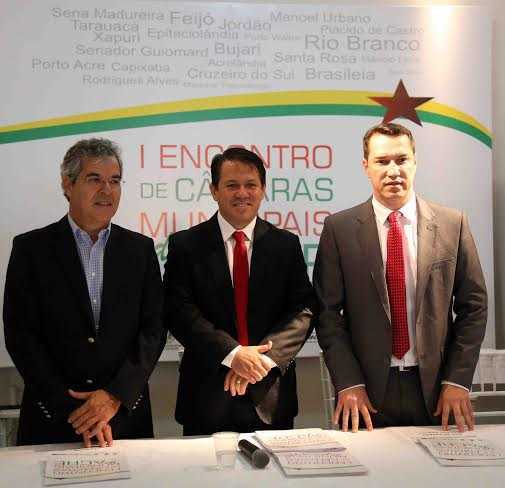 Ney Amorim ao lado do presidente da Câmara de Rio Branco, Artêmio Costas, e do senador Jorge Viana