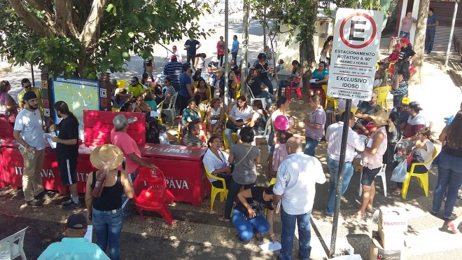 Professores em greve se reuniram na Praça da Revolução/Foto: Everton Damasceno/ContilNet
