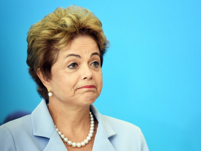Presidente Dilma Rousseff admite que Brasil terá que enfrentar dificuldades no ano que vem(Evaristo Sá/AFP)