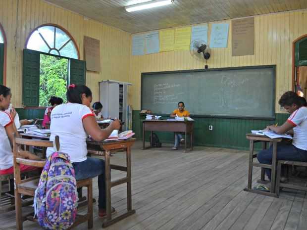Escola Estadual Dr. Augusto Monteiro, na zona rural de Rio Branco, teve a menor média do Brasil no Enem 2014 (Foto: Caio Fulgêncio/G1)