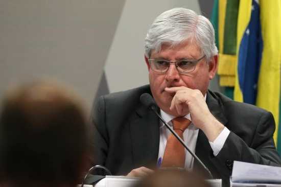 O procurador-geral da República, Rodrigo Janot, encaminhou ao Supremo Tribunal Federal (STF) pedidos para investigar irregularidades nas campanhas Dilma e Lula