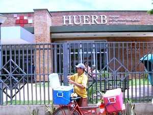 Ciclista está internado no Huerb (Foto: Reprodução/TV Acre)