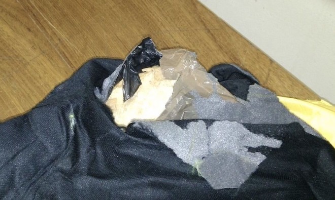 Foi encontrado cerca de 10kg de cocaína dentro do saco de dormir.