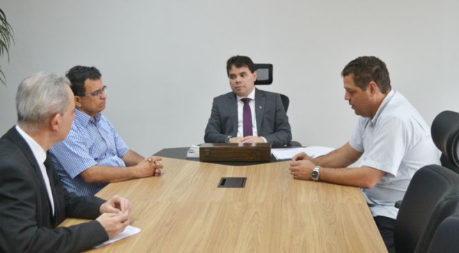 Deputados do PSDB entregaram denúncia ao procurador-geral do MP, Oswaldo D’Albuquerque/Foto: Charlton Lopes/ContilNet