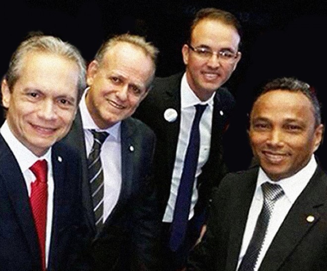 Deputados federais acreanos que fazem parte da Frente Popular do Acre (FPA), Raimundo Angelim (PT), César Messias (PSB), Leo de Brito (PT) e Sibá Machado (PT).