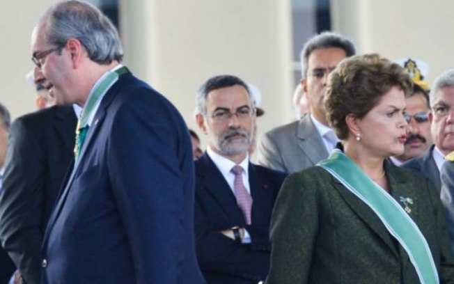 A presidente Dilma ao lado presidente da Câmara, Eduardo Cunha, que abriu processo contra ela - Agência Brasil