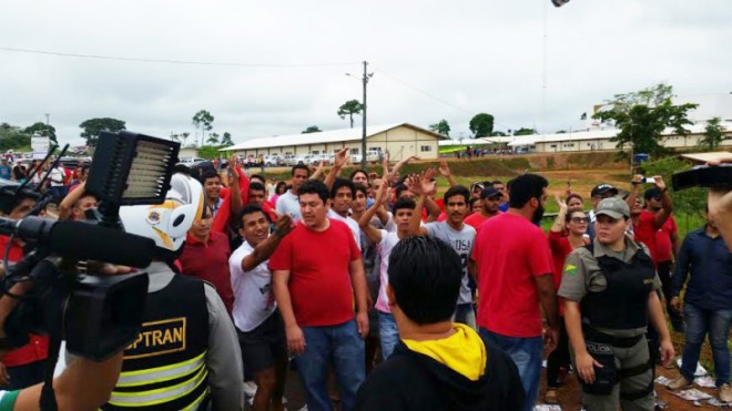 Militantes do PT e oposição se enfrentam durante protesto contra Lula/Foto: ContilNet