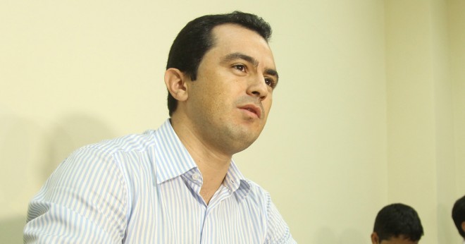 Armando Melo não recebeu as condições de trabalho garantidas pelo governo.