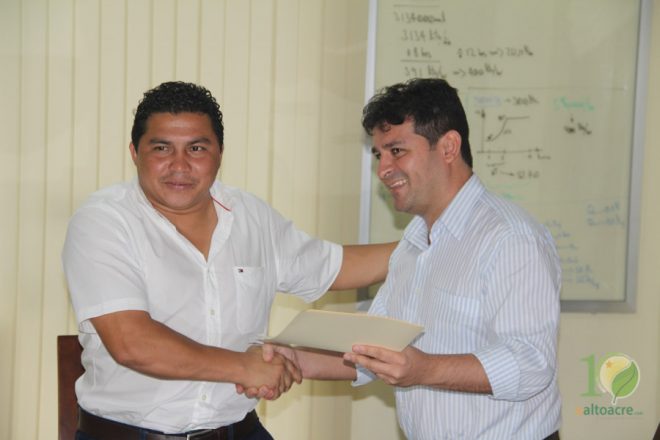 Gatty Ribeiro, prefeito de Cobija, Recebeu André Hassem em seu gabinete para firmar termo de cooperação entre cidades - Foto: Alexandre Lima