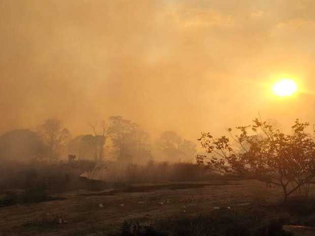 Área da Via Chico Mendes ficou coberta de fumaça (Foto: Maurício Brasil/Arquivo pessoal)
