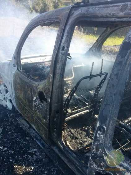 carro queimado_004