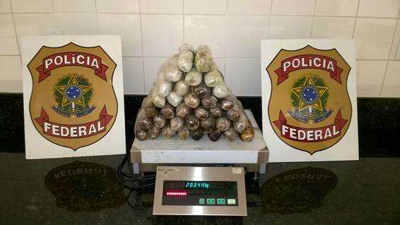 Polícia Federal apreende 20kg de cocaína durante fiscalização 