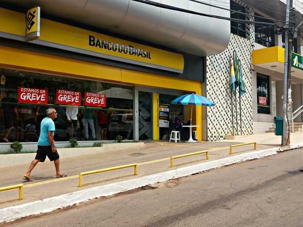 Greve dos bancos iniciou há uma semana no Acre (Foto: Iryá Rodrigues/G1)